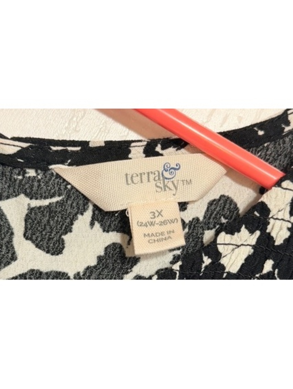 Terra Sky Women's 3X Black and White Patterned Rayon Blouse - Picture 5 of 7